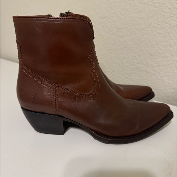 Frye Women’s Shane Short Whiskey Boots Size 8 - Picture 3 of 7